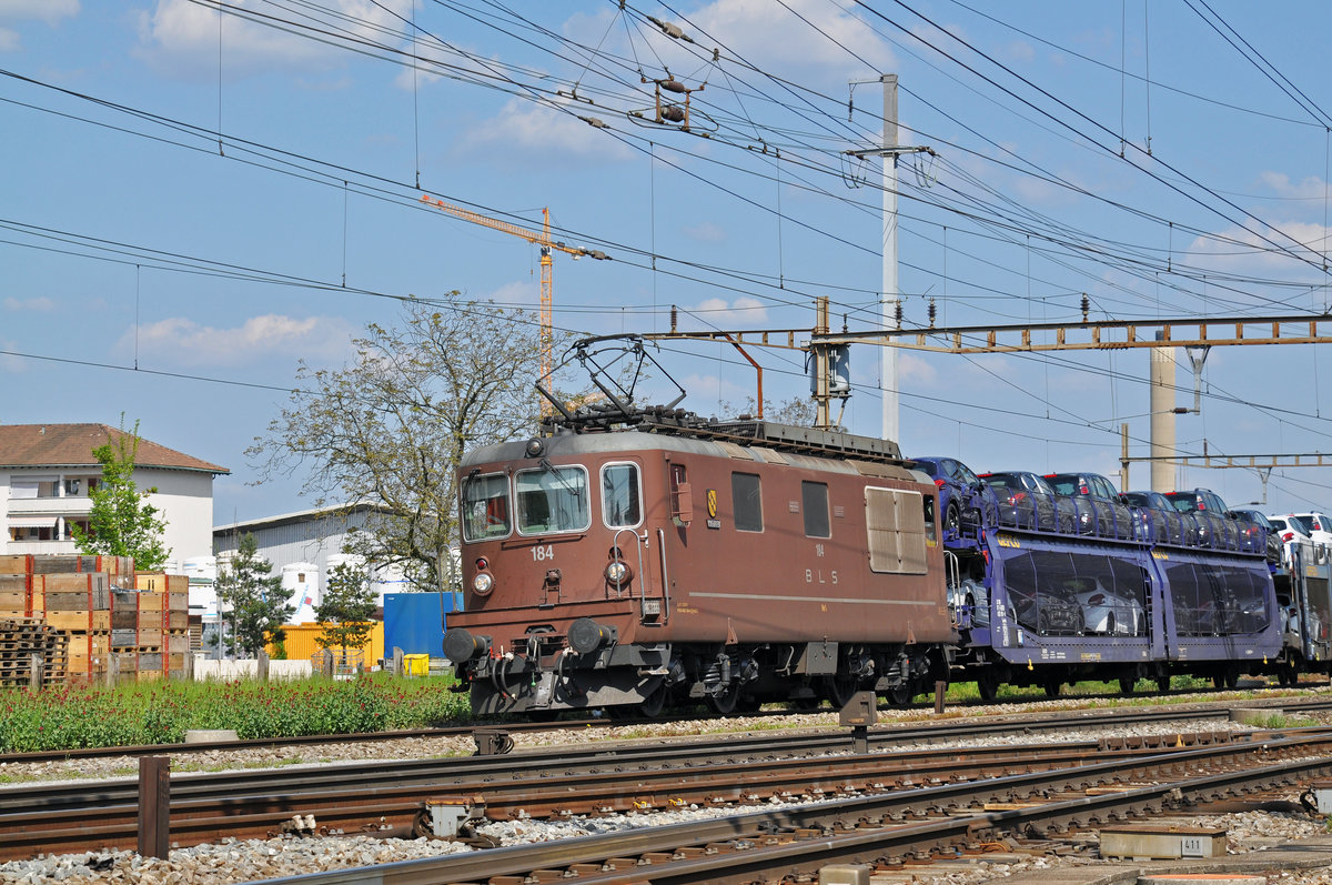 BLS Lok 425 184, durchfährt den Bahnhof Pratteln. Die Aufnahme stammt vom 07.05.2016.