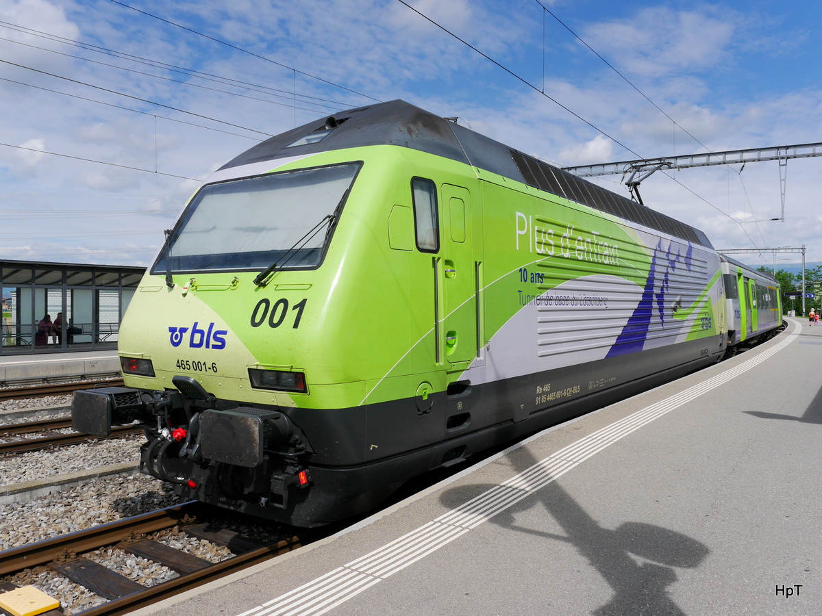 BLS - Lok 465 001-6 in Kerzers am 15.07.2017