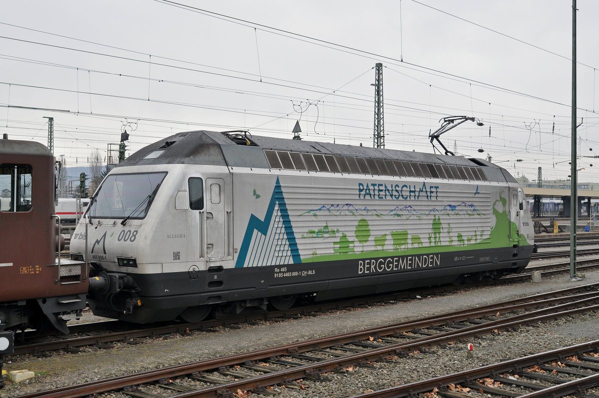 BLS Lok 465 008-1 wartet am Badischen Bahnhof auf den nächsten Einsatz. Die Aufnahme stammt vom 30.01.2017.