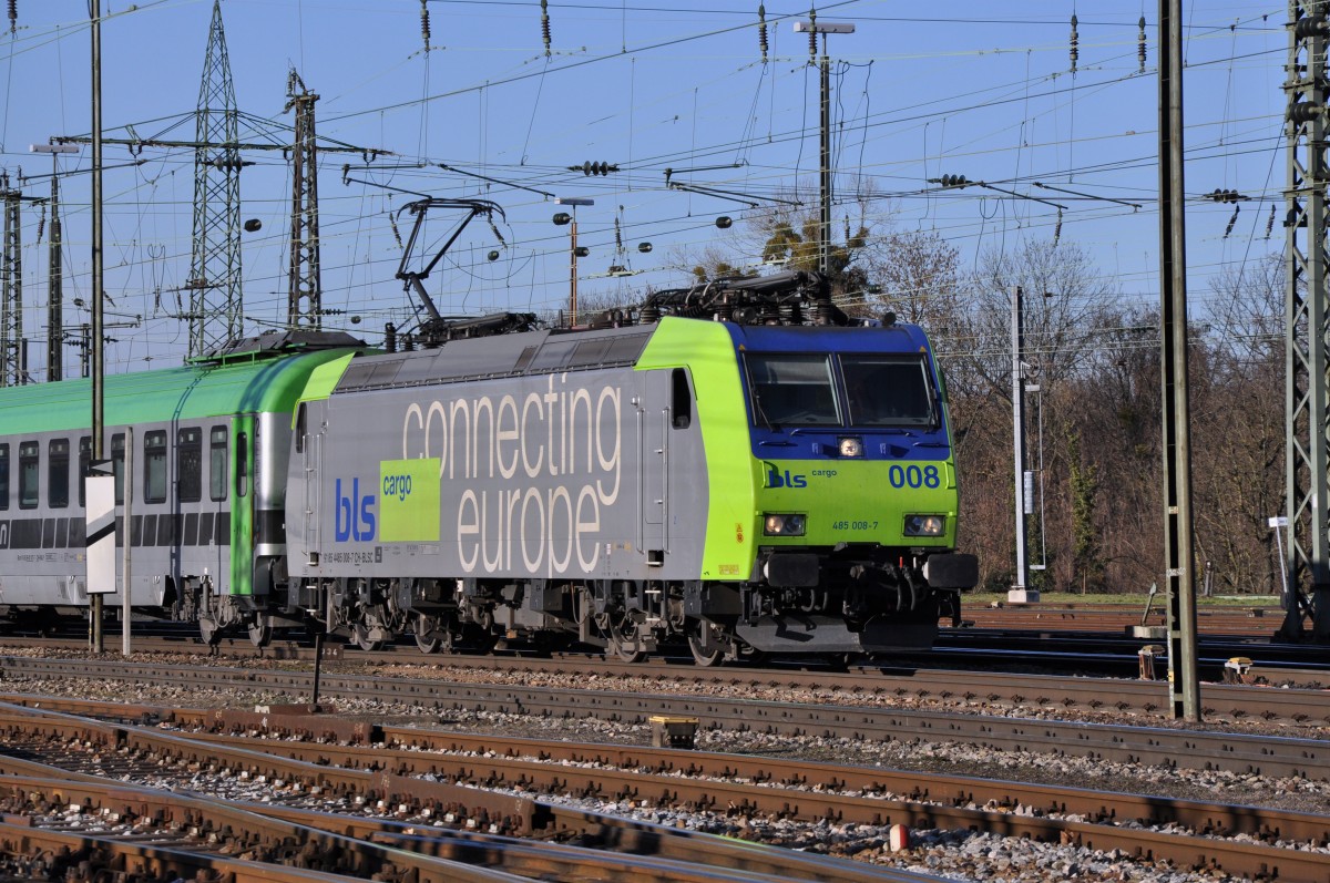 BLS Lokomotive 485 008-7 beim Badischen Bahnhof in Basel. Die Aufnahme stammt vom 28.01.2014.