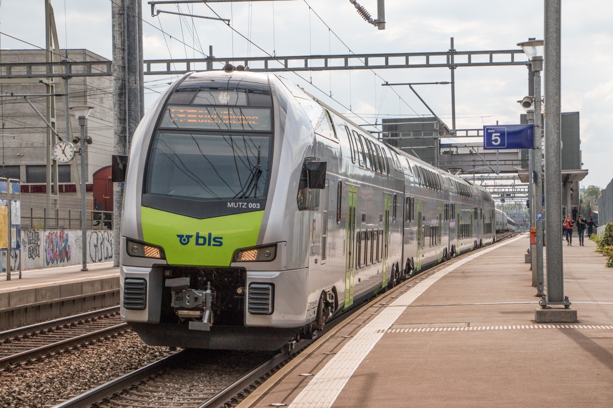 BLS MUTZ RABe515 003 unterwegs als S3 nach Biel in BErn Wankdorf. 03.09.2015