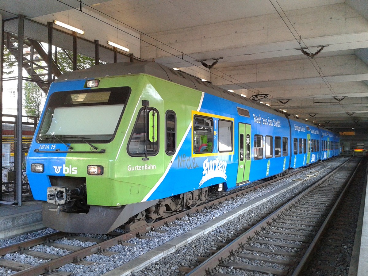 bls NINA 15 (RABe 525)  Gurten  am 24.7.2015 in Luzern.
