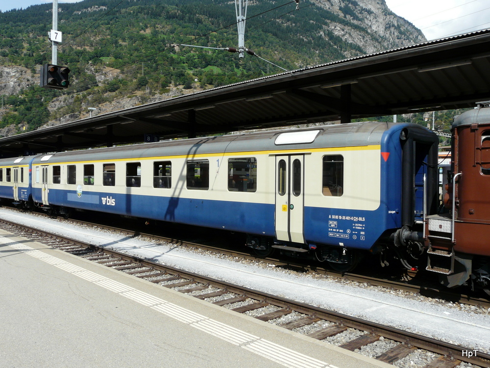 BLS - Personenwagen  1 Kl. A 50 85 18-35 401-6 in Brig am 07.09.2013