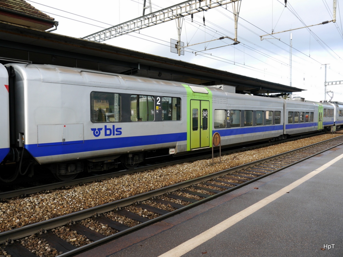 BLS - Personenwagen 2 Kl. 50 85 22-35 612-2 im Bahnhof von Ostermundigen am 01.01.2018