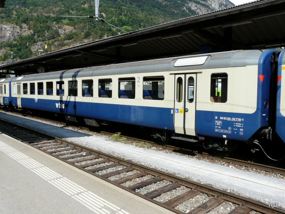 BLS - Personenwagen  2 Kl. B 50 63 20-33 716-1 in Brig am 07.09.2013