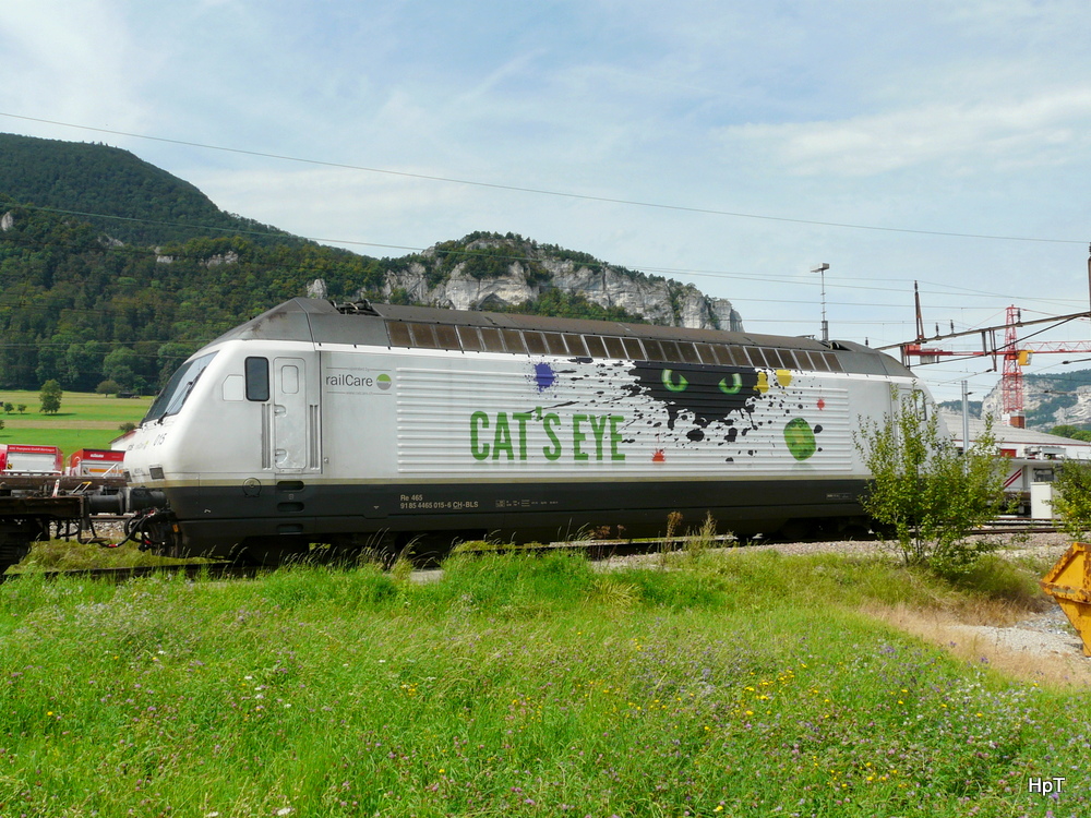 BLS/ rail Care - 465 015-6 abgestellt in einem Anschlussgeleise in Oensingen am 10.08.2014