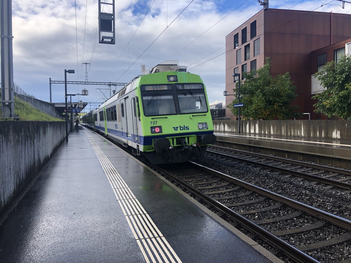 BLS RBDe 565 727 in Bern Brünnen Westside 
