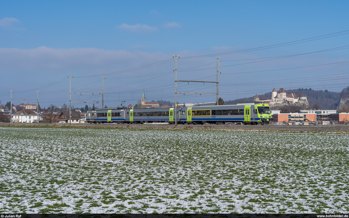 BLS RBDe 566 II als Regio Solothurn - Thun am 11. Januar 2021 bei Oberburg.