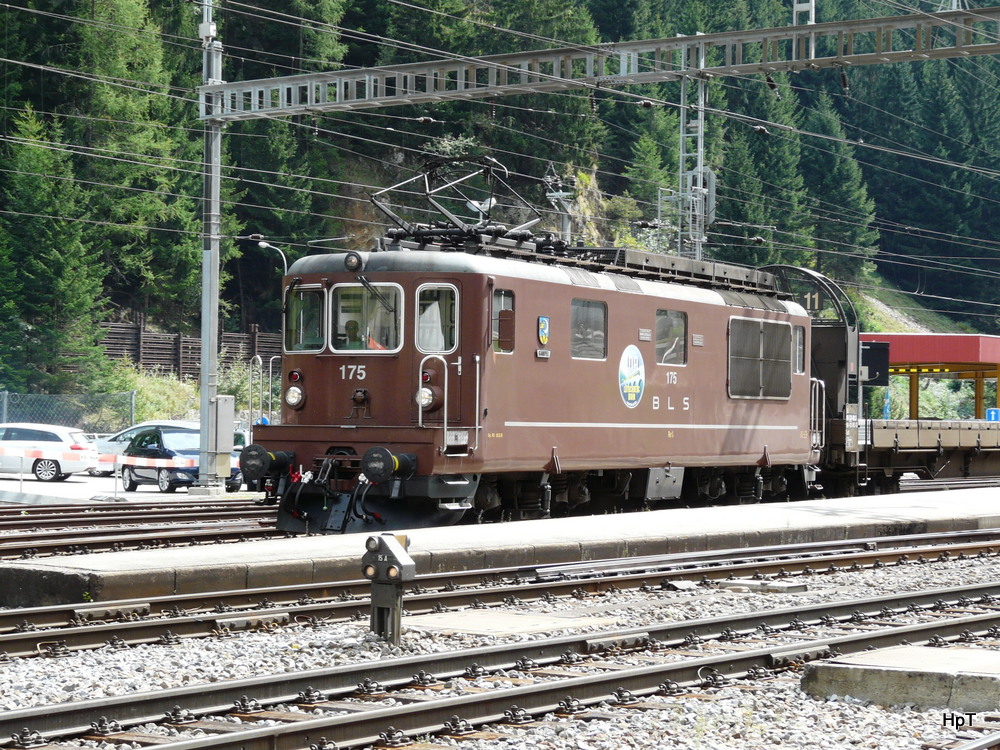 BLS - Re 4/4 175 vor Autozug in Goppenstein am 07.09.2013
