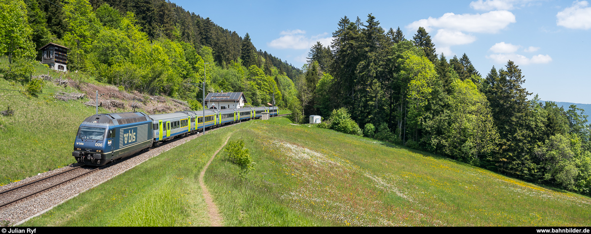 BLS Re 465 006 mit RE La Chaux-de-Fonds - Bern am 17. Mai 2020 bei Les Hauts-Geneveys.