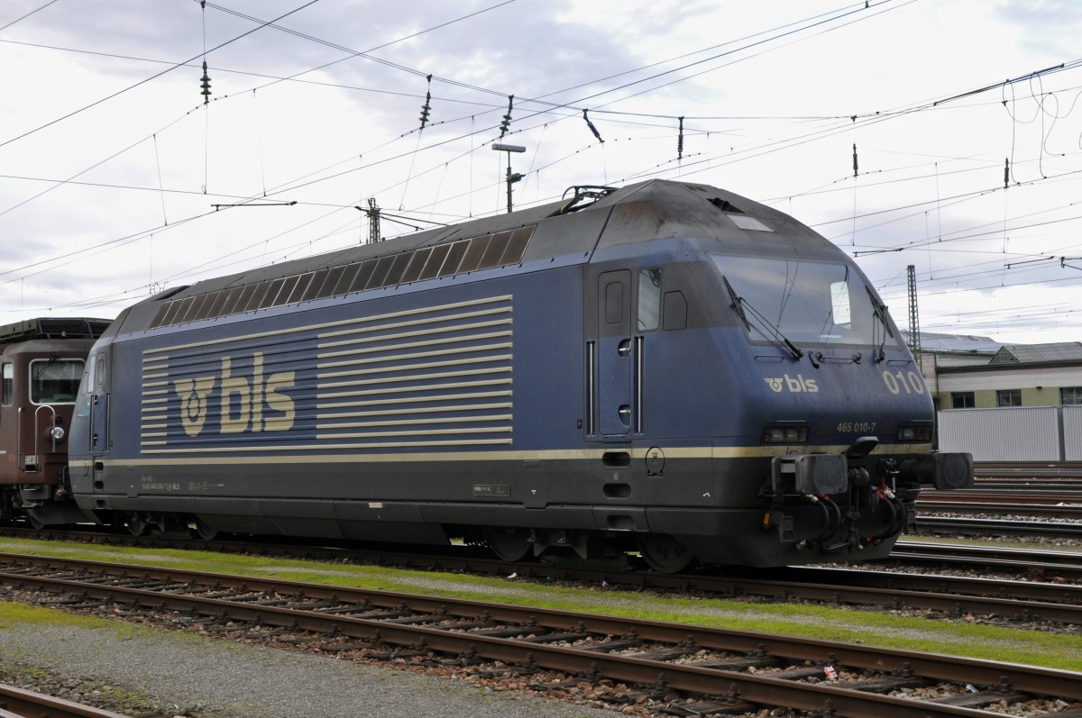BLS Re 465 010-7 auf einem Abstellgleis beim Badischen Bahnhof in Basel. Die Aufnahme stammt vom 10.01.2013.