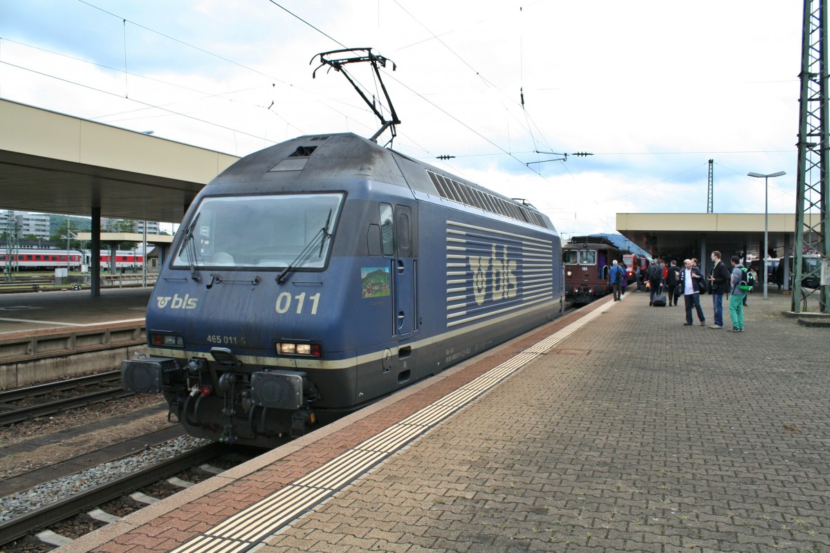 BLS Re 465 011-5 am Nachmittag des 15.09.13 beim Bahnhofsfest vom Badischen Bahnhof in Basel ausgestellt auf Gleis 2.