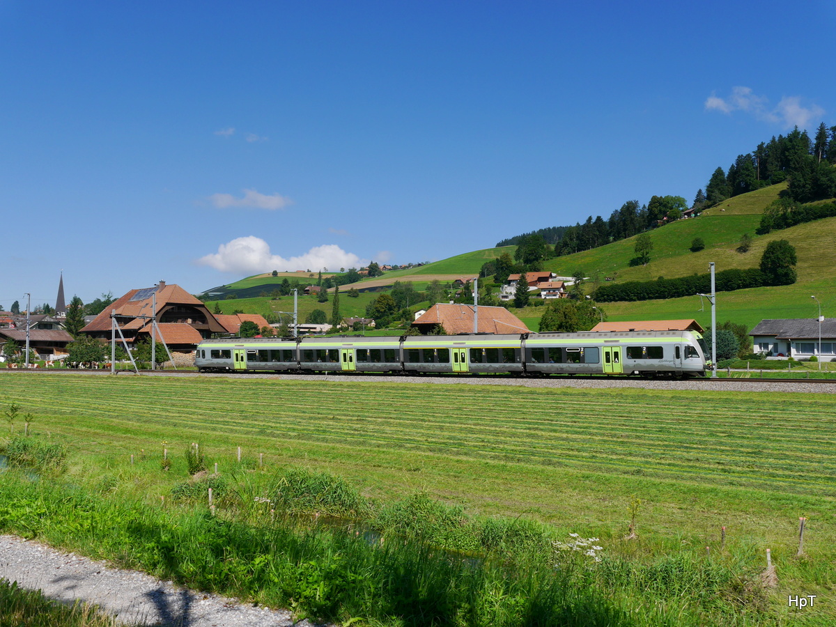 BLS - RE Bern - Luzern mit ( Lötschberger ) 535 ??? unterwegs bei Zäziwil am 07.08.2016 