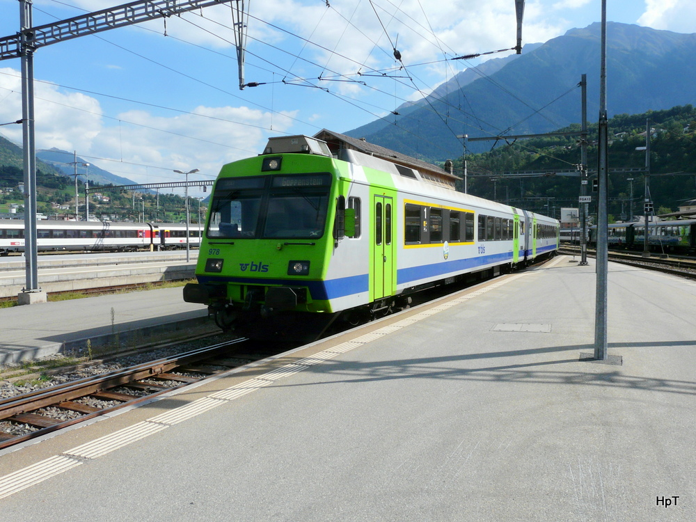 BLS- Regio nach Goppenstein an der Spitze der Steuerwagen ABt 50 85 80-35 978 in Brig am 07.09.2013