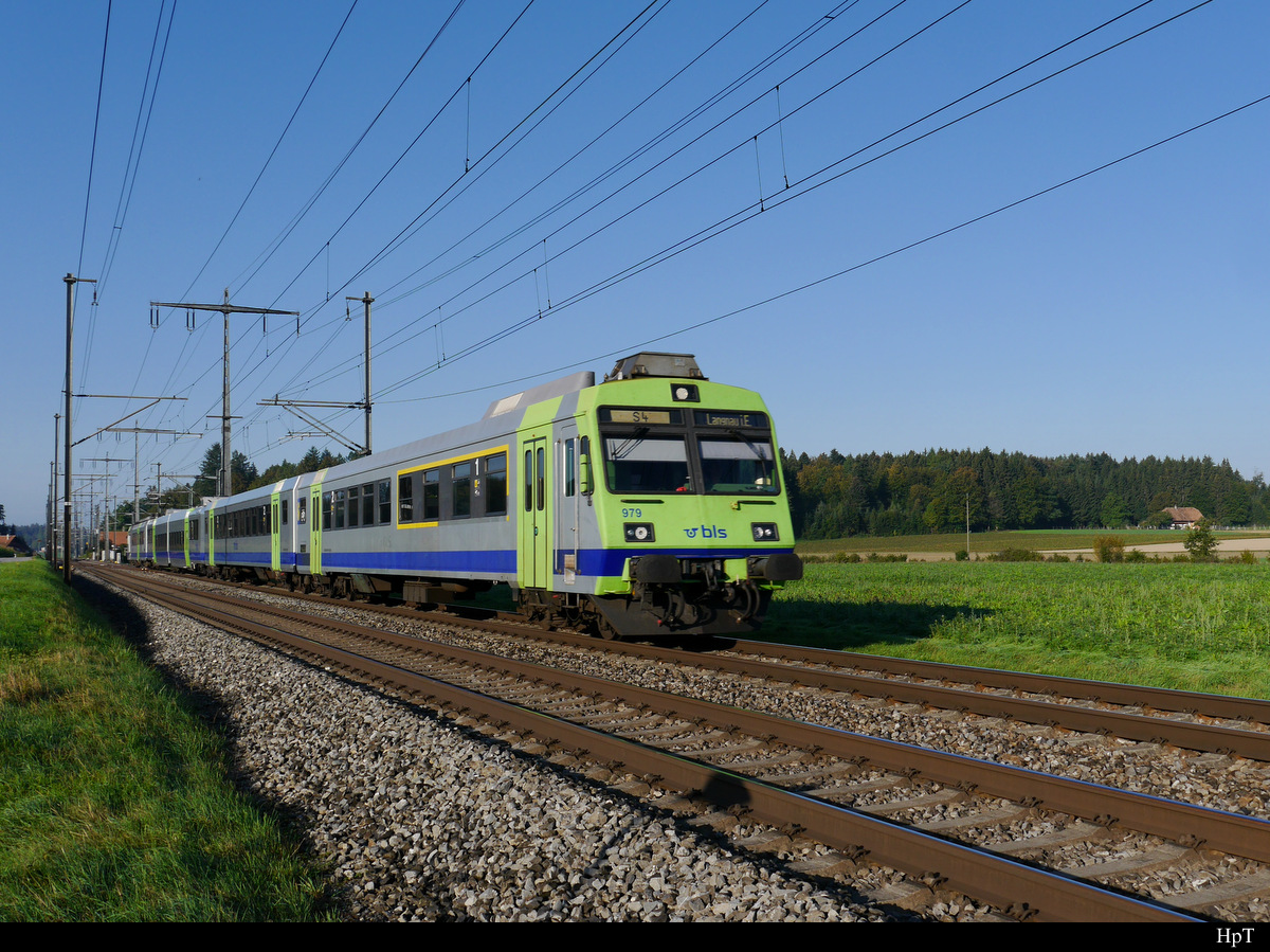 BLS - Regio nach Langnau an der Spitze der Steuerwagen ABt 50 85 80-35 979 unterwegs bei Lyssach am 17.09.2018