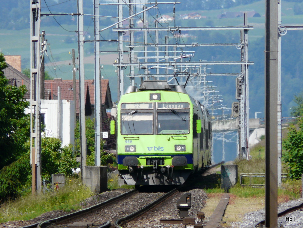 BLS - Regio nach Langnau bei der anfahrt zum Bahnhof Konolfingen am 01.06.2014