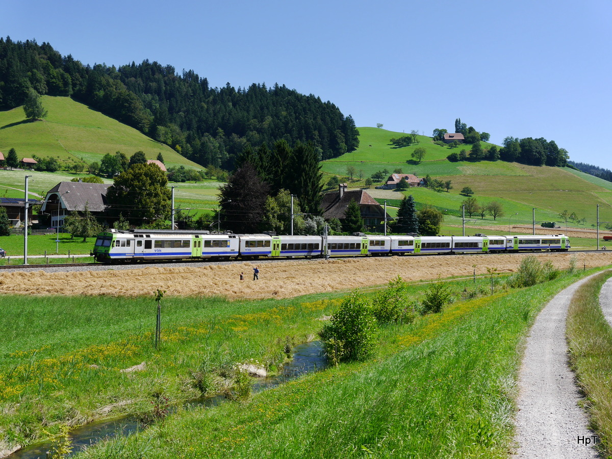 BLS - Regio nach Langnau unterwegs bei Zäziwil am 30.07.2016