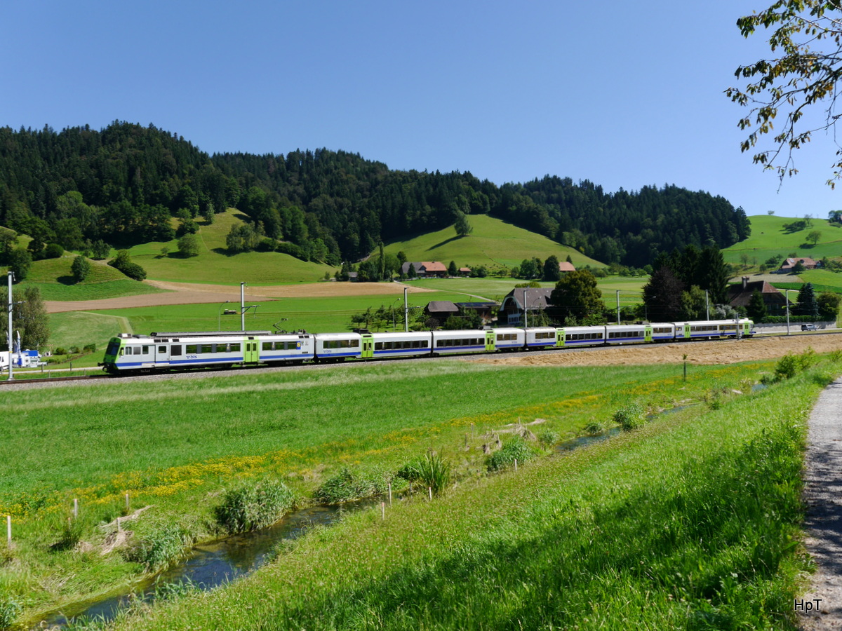 BLS - Regio nach Langnau unterwegs bei Zäziwil am 30.07.2016