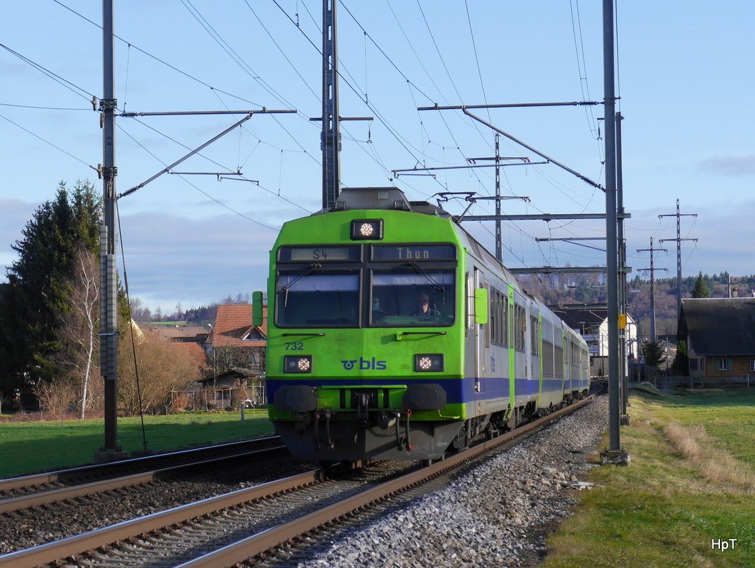 BLS - Regio nach Thun unterwegs bei Lyssach am 10.01.2015