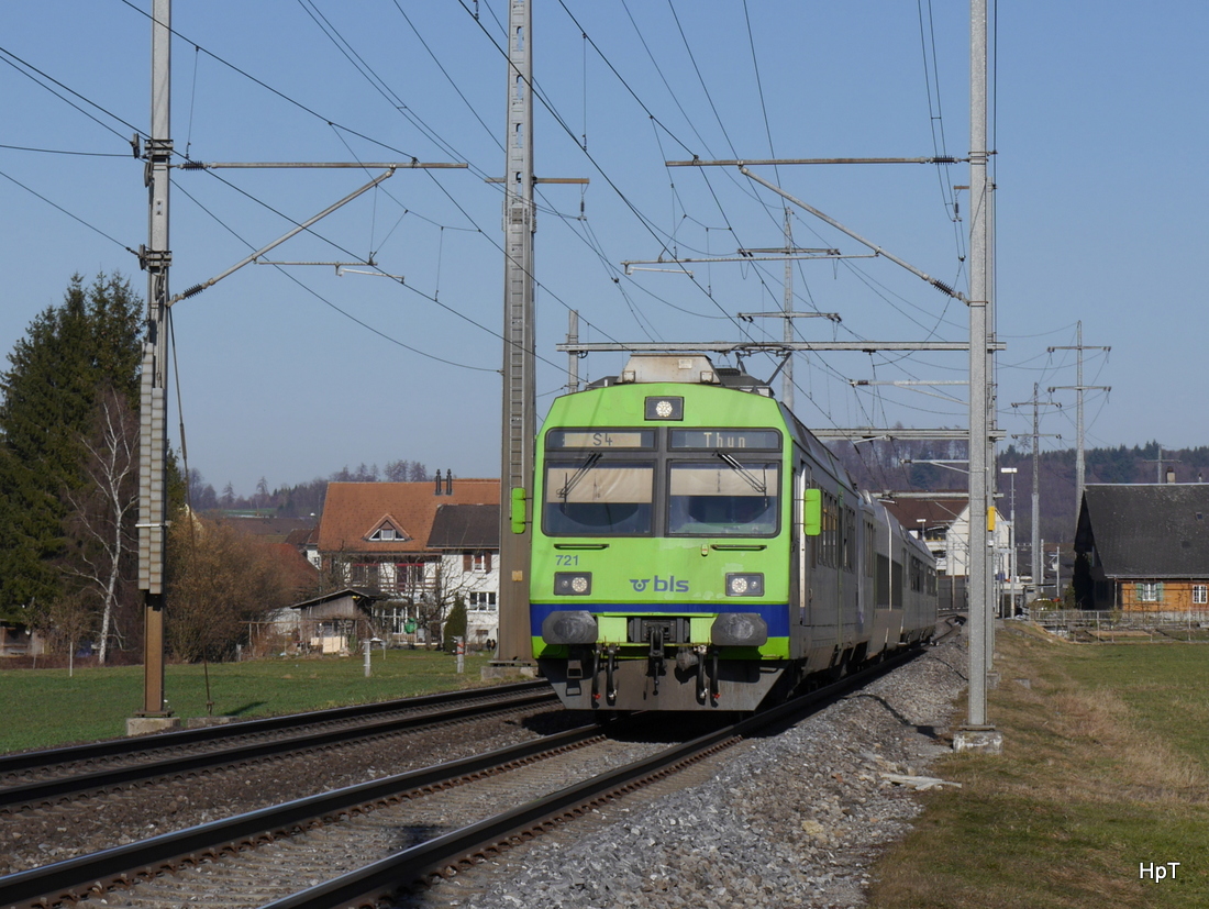 BLS - Regio nach Thun unterwegs bei lyssach am 20.02.2015