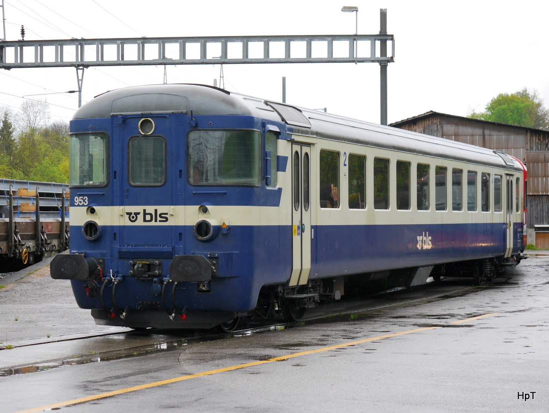 BLS - Steuerwagen Bt 50 85 80-35 953-9 für den Abbruch in Hasle-Rüegsau am 04.05.2015