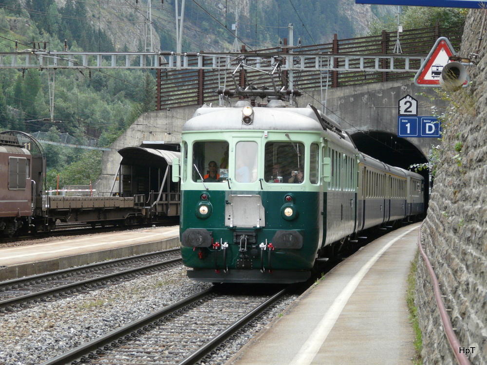 BLS - Triebwagen Be 4/4 761 mit Extrazug bei der einfahrt im Bahnhof Goppenstein am 07.09.2013