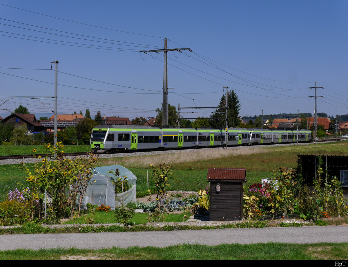 BLS - Triebzüge RABe 525 017 und RABe 525 023 als Regio nach Bern unterwegs bei Lyssach am 17.09.2018