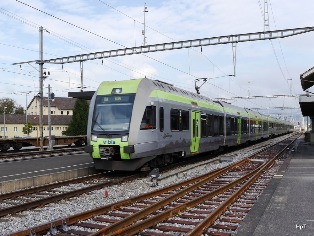 BLS - Triebzüge RABe unterwegs als RE nach Brig und Zweisimmen bei der durchfahrt in Gwatt am 10.10.2014