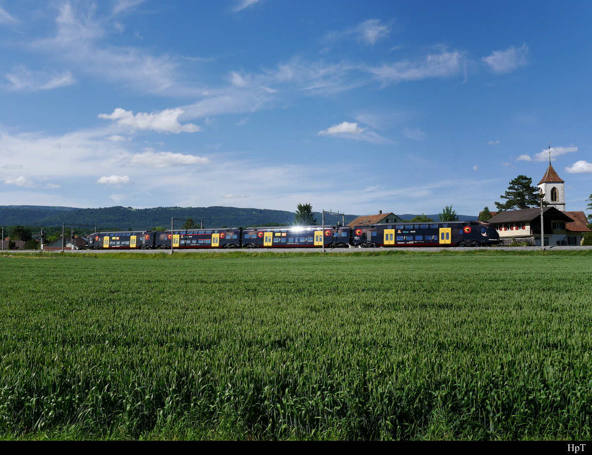 BLS - Triebzug MUTZ (SCB Werbezug ) RABe 515 008 als Regio nach Biel hier unterwegs bei Aegerten am 08.09.2019