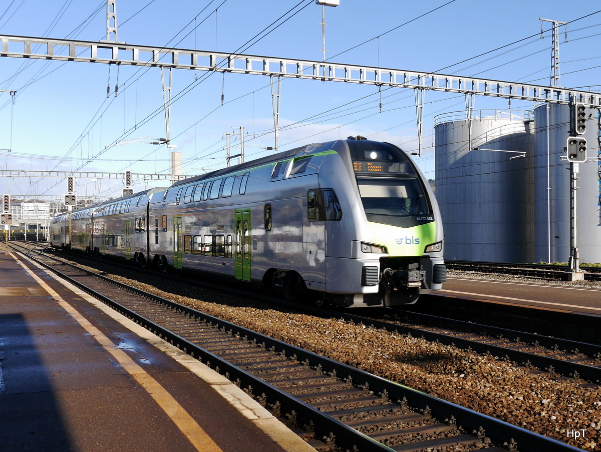 BLS - Triebzug RABe 515 002-4 bei der einfahrt in den Bahnhof von Ostermundigen am 01.01.2018