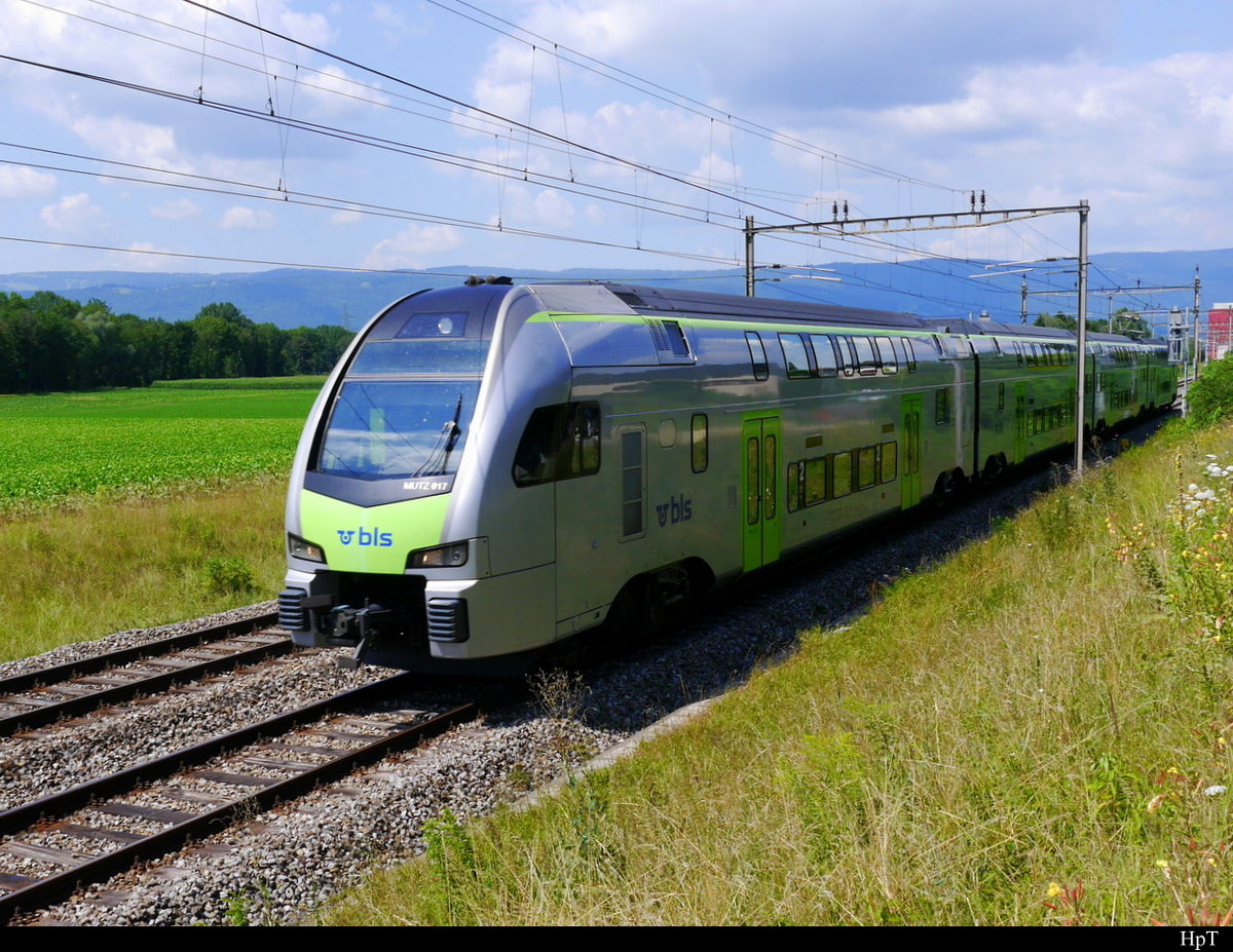 BLS - Triebzug RABe 515 017-2 als Regio nach Bern ( Nur bis Münchenbuchsee infolge Umbau zwischen Münchenbuchsee und Zollikofen ) unterwegs bei Busswil am 07.07.2018