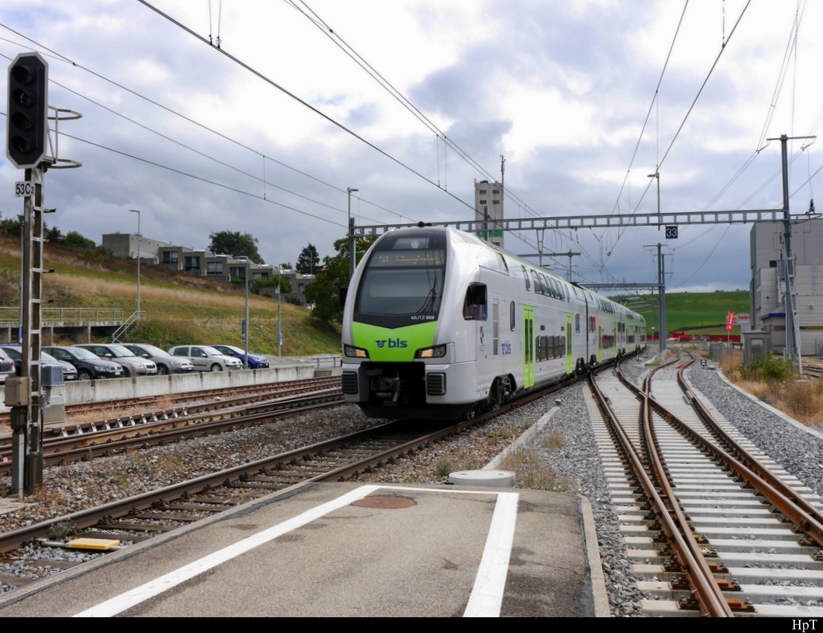 BLS - Triebzug  RABe 515 009 als Regio nach Freiburg bei der einfahrt in Schmitten am 24.09.2018