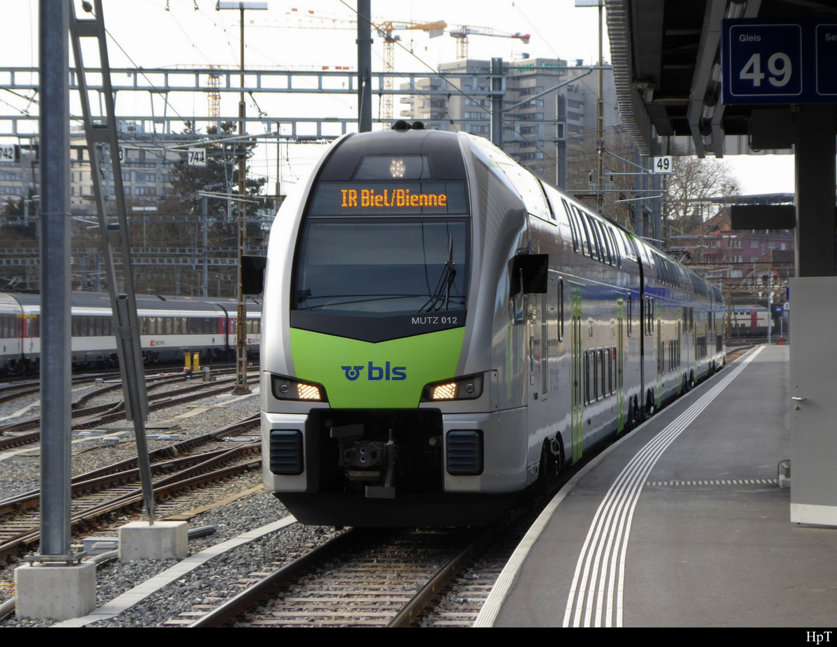 BLS - Triebzug RABe 515 012 im Bahnhof Bern am 26.01.2020