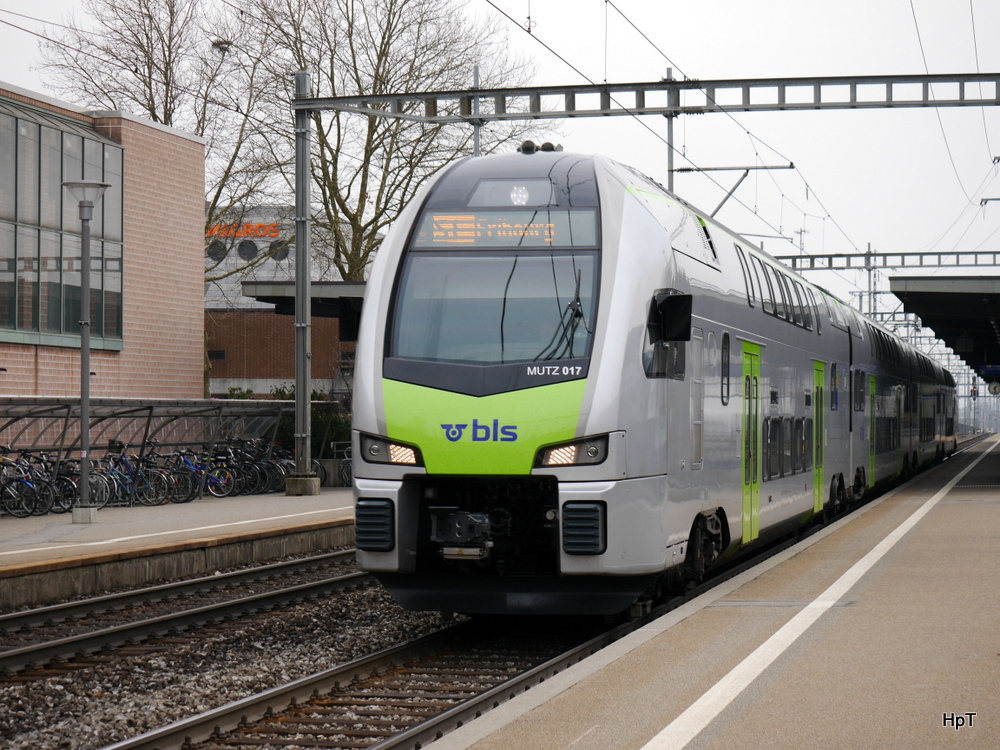 BLS - Triebzug RABe 515 017 im Bahnhof Münsigen am 15.03.2014