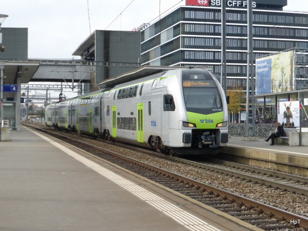 BLS - Triebzug RABe 515 016-4 bei der Haltestelle Bern Wankdorf am 09.11.2014