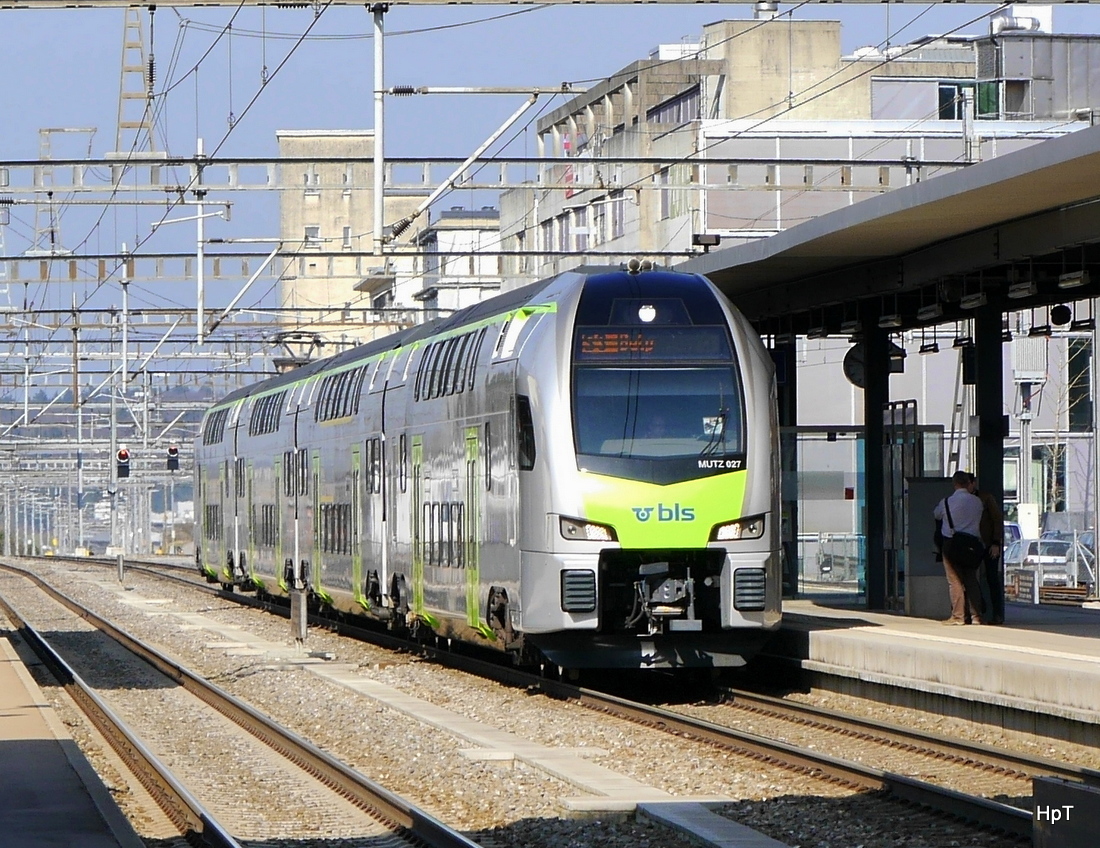 BLS - Triebzug RABe 515 027-1 bei der einfahrt in den Bahnhof Zollikofen am 23.03.2015