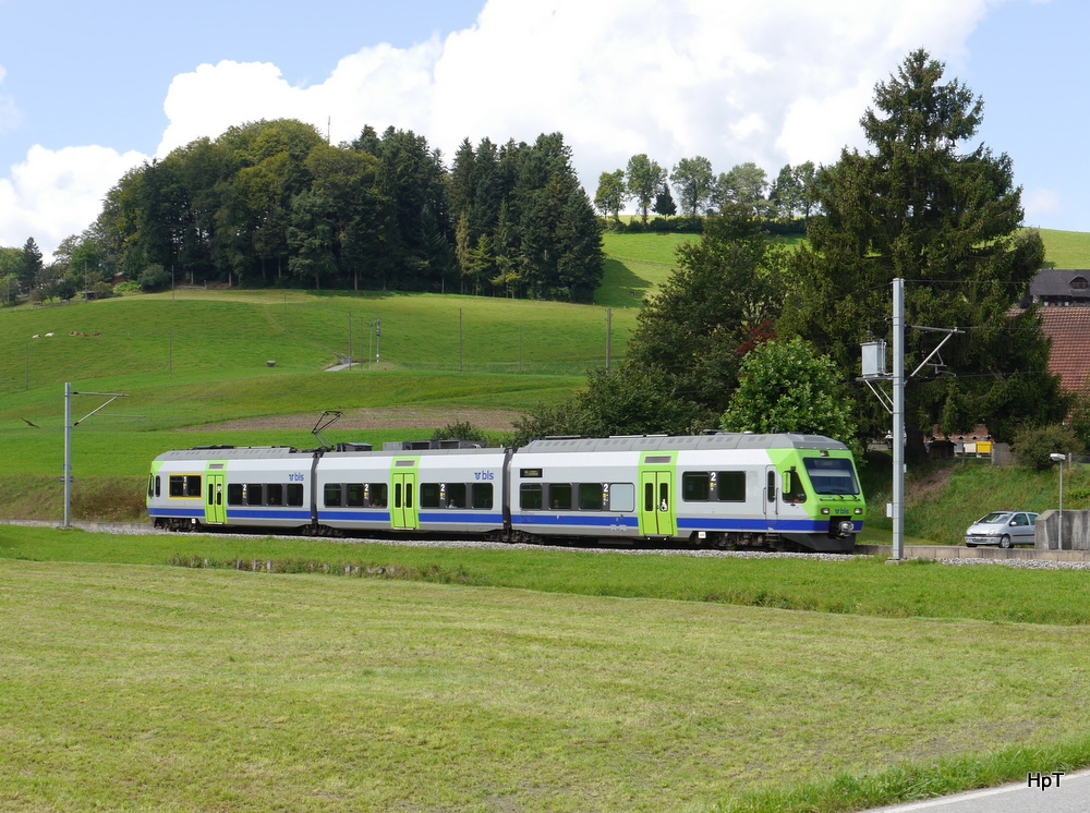 BLS - Triebzug RABe 525 034-5 bei der Haltestelle Gondiswil am 24.08.2014