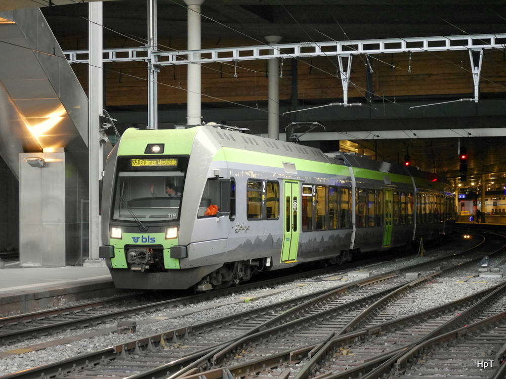 BLS - Triebzug RABe 535 119-2 im HB Bern am 12.04.2014
