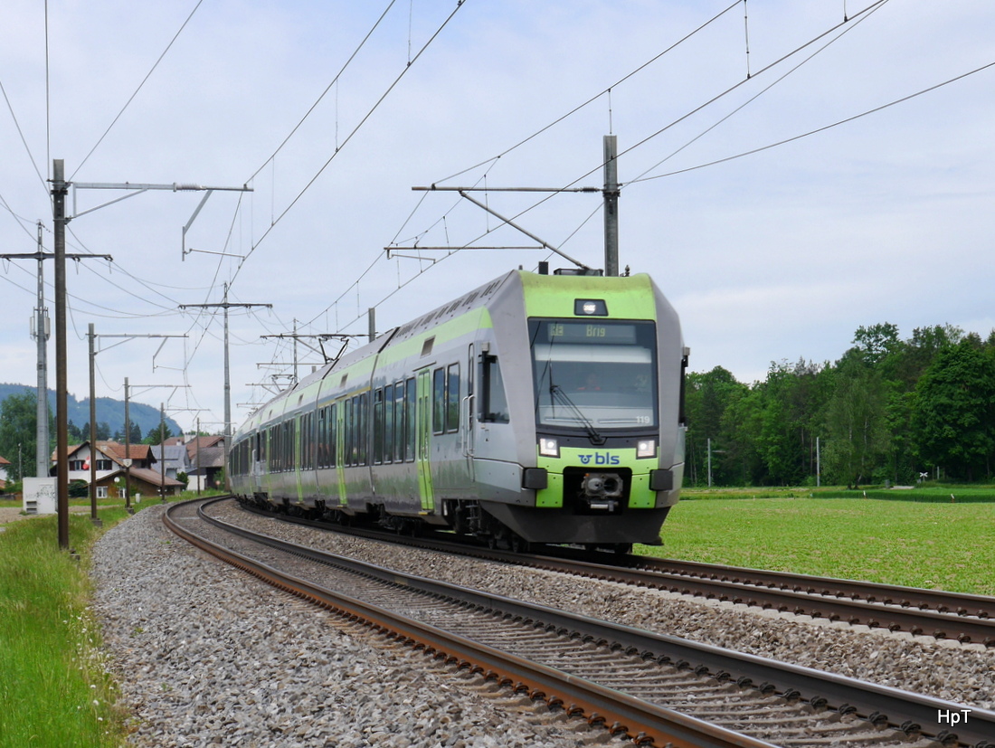 BLS - Triebzug RABe 535 119-2 unterwegs nach Brig bei Uttigen am 14.05.2015