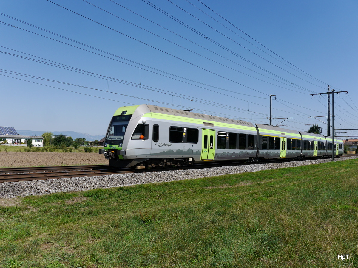 BLS - Triebzug RABe 535 118 unterwegs bei Lyssach am 22.08.2015