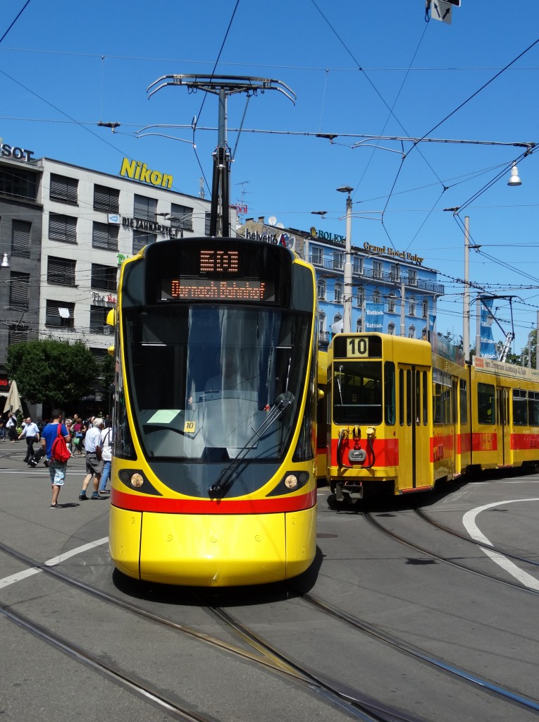 BLT Basel Stadler Be 6/10 Tango am 25.07.15 in Basel SBB Bhf auf der Linie 10