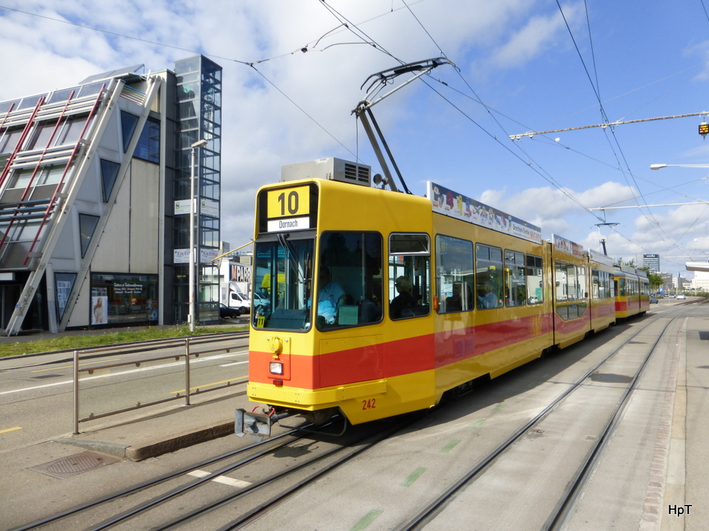 BLT - Be 4/8  242 unterwegs auf der Linie 10 in der Stadt Basel am 20.09.2014