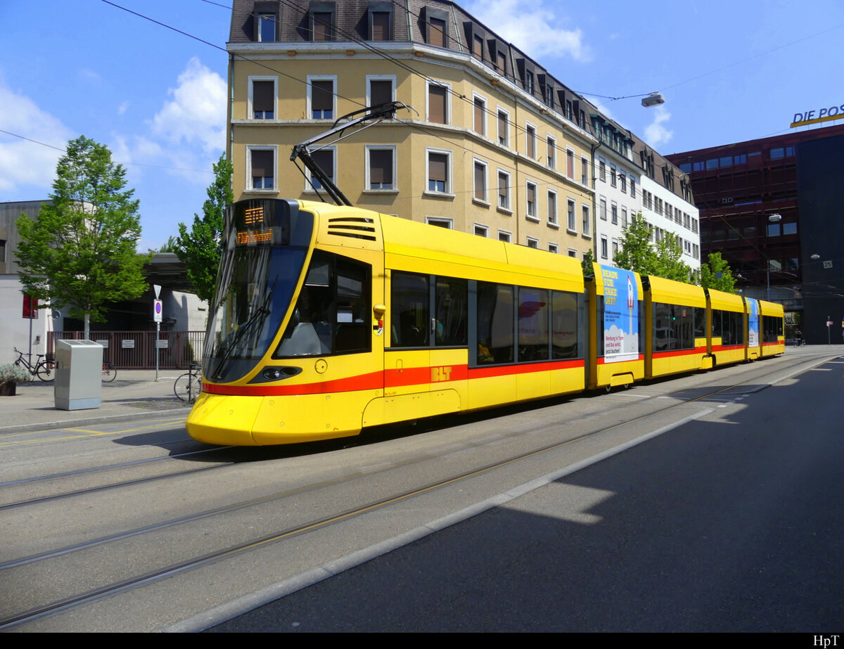 BLT - Be 6/10 161  unterwegs auf der Linie 10 in Basel am 09.05.2022
