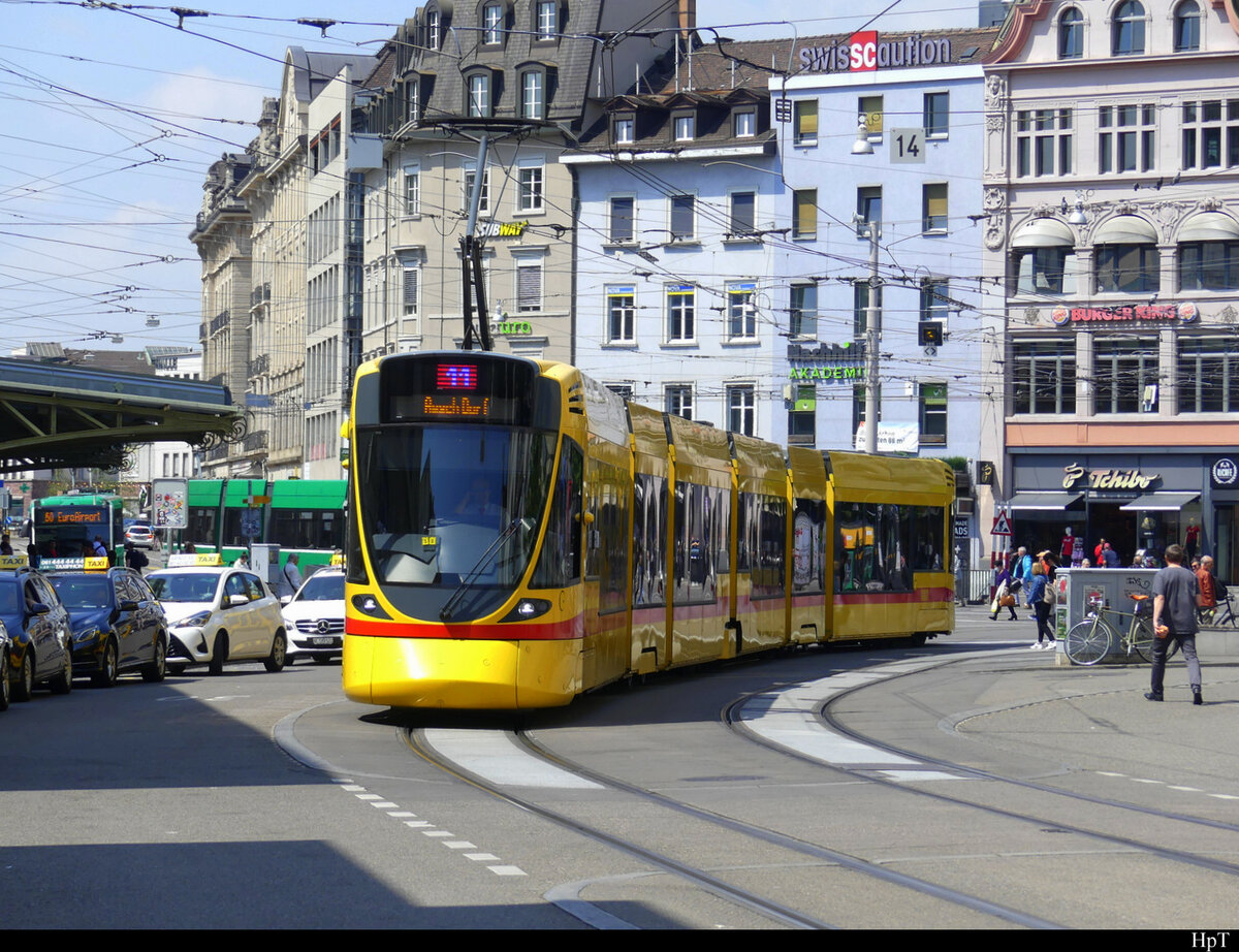 BLT - Be 6/10  172 unterwegs auf der Linie 11 in Basel am 09.05.2022