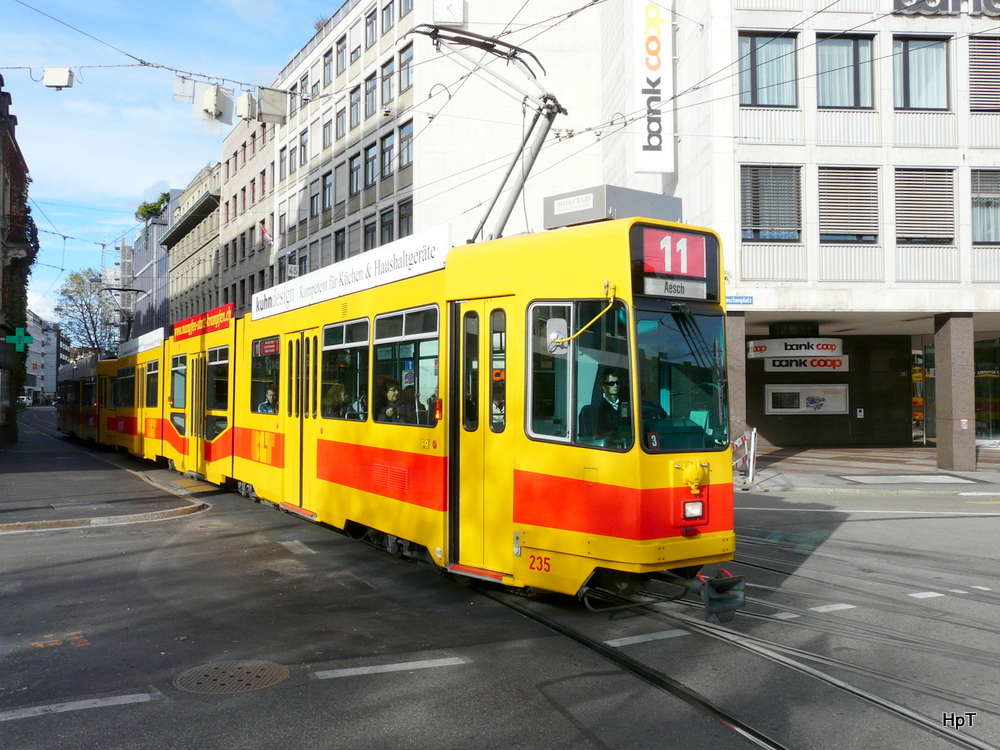 BLT - Tram Be 4/8 235 unterwegs auf der Linie 11 in Basel am 09.11.2013
