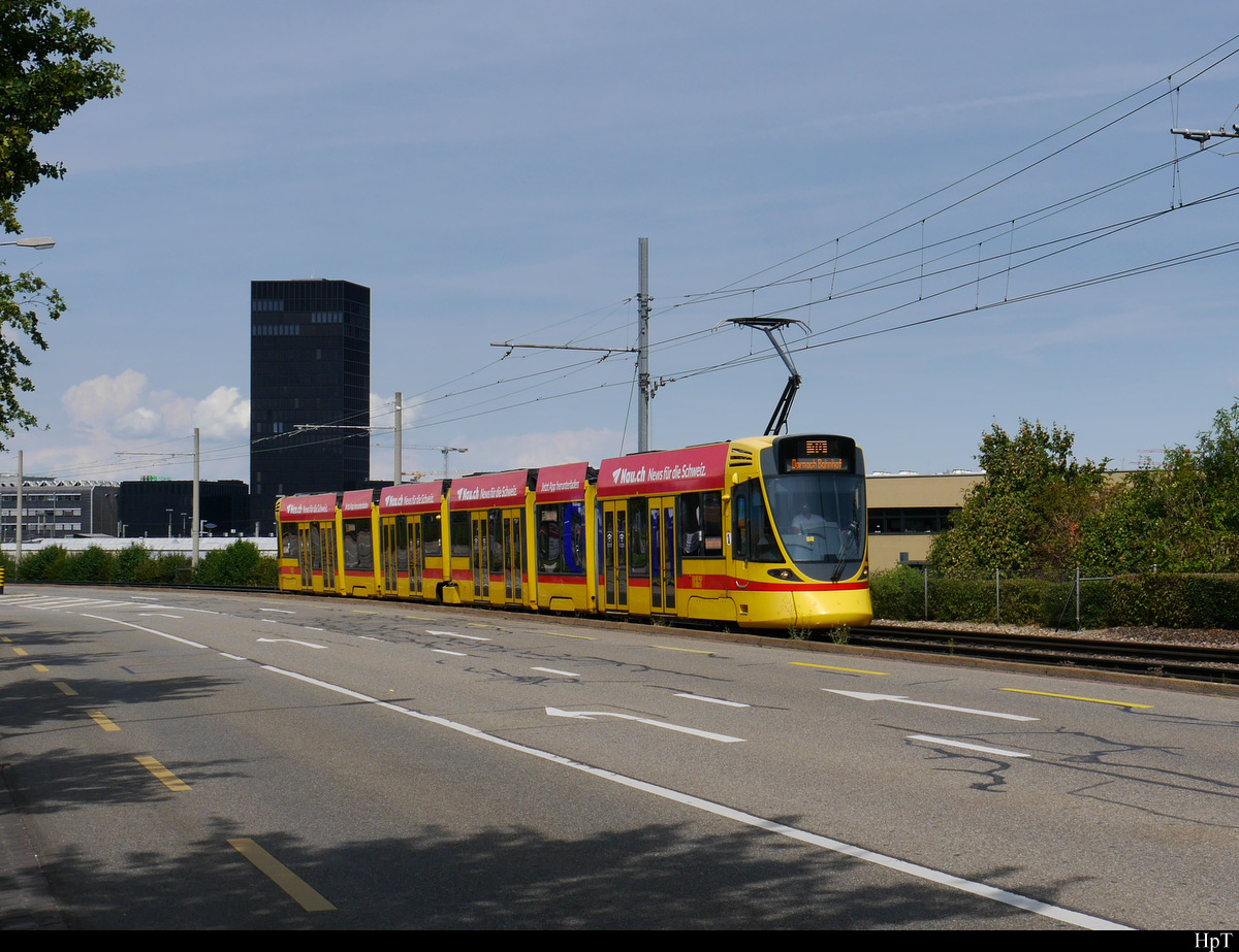 BLT - Tram Be 6/10  Nr.152 unterwegs in Basel am 16.08.2020