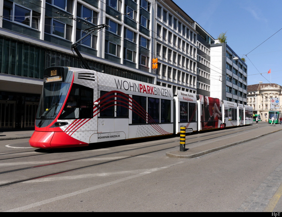 BLT - Tram Be 6/10  Nr.187 unterwegs in in der Stadt Basel am 16.08.2020