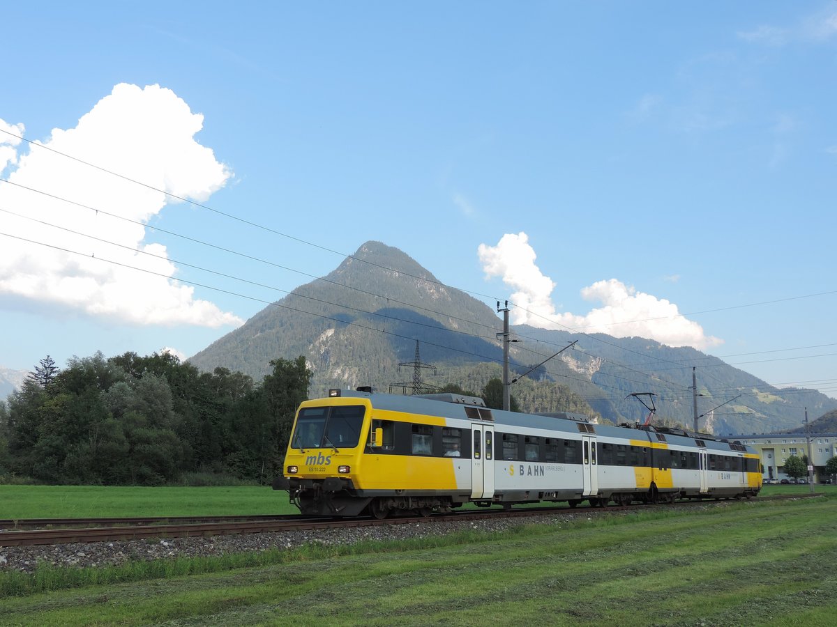 Bludenz-Moos - 31. Juli 2020 : Der ET 10.122 lässt als R 8962 Schruns - Bludenz die Haltestelle Moos.