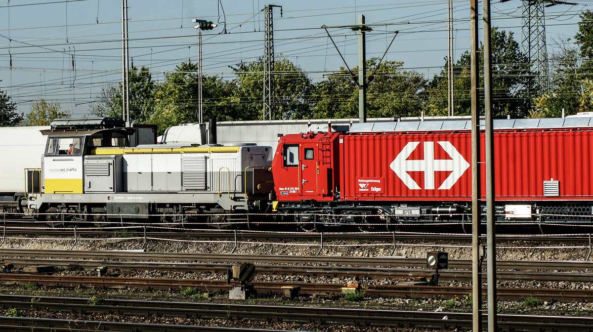 Bm 840 426-1 (Bm 4/4) der swiss rail traffic mit Löschzug Xtmas 91747 026 
Weil a.R. am16.10.17

