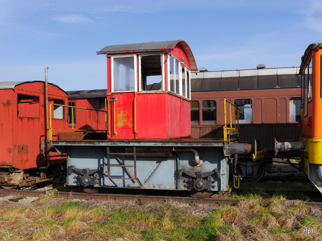 BMK - ex ??? Rangierlok abgestellt in Kallnach am 18.01.2015